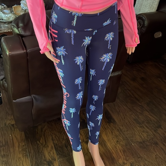 Lily Pulitzer 🤩 - Picture 2 of 5